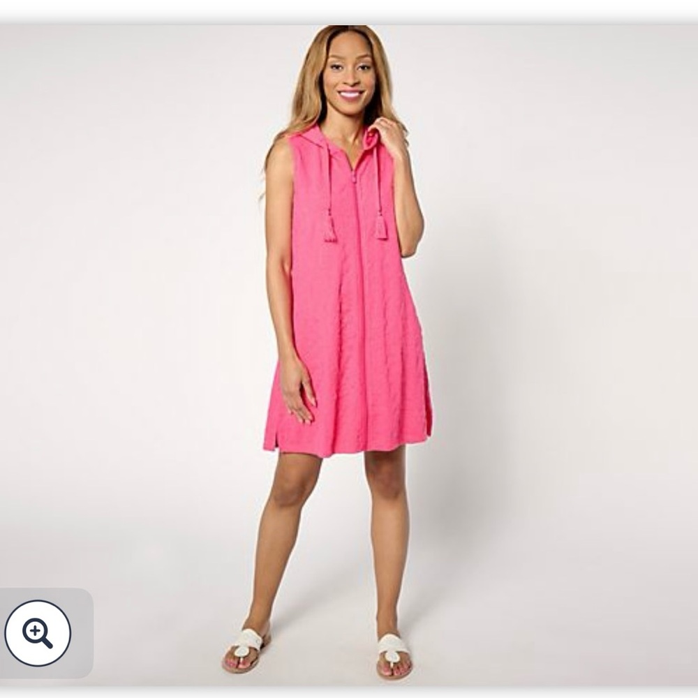 NWOTs Denim & Co. Beach Jacquard Zip-Front Hooded Cover-Up
Pink Flash Small